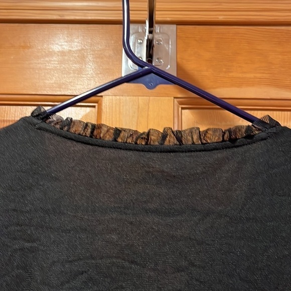 Chicos black mesh layered pink floral Embroidery 3/4 sleeve top size 3 (X/16). - Picture 5 of 8